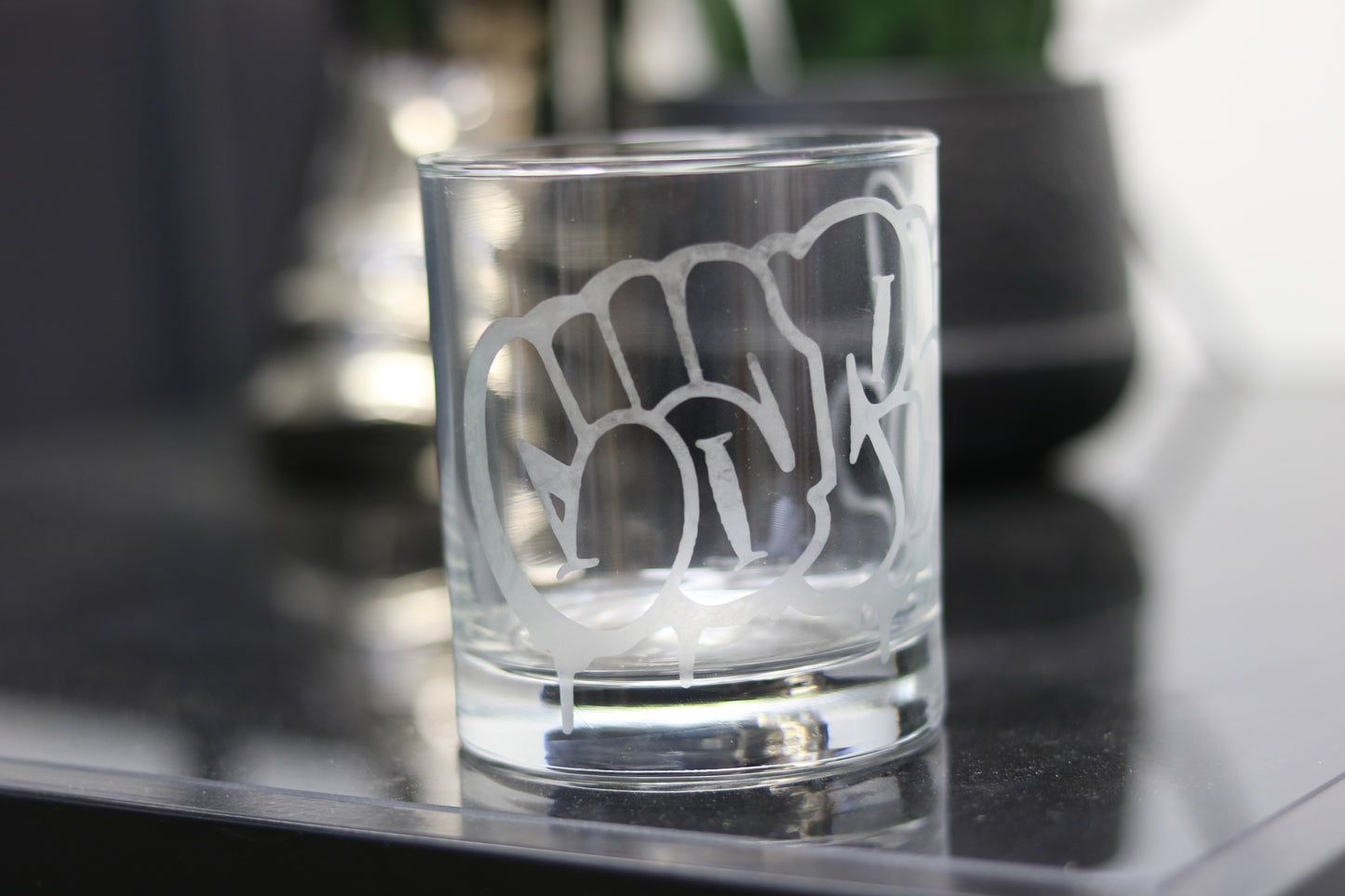 “ Capsul ” glassware